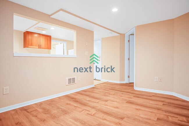 Building Photo - Charming 1-bedroom, 1-bathroom unit in Greenwood