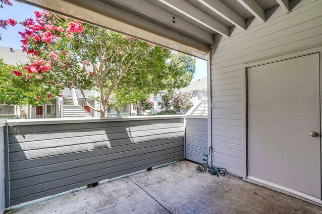 Building Photo - Welcome Home!!! - Great Location