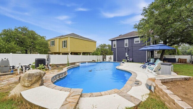 Building Photo - 1314 Stagecoach Dr