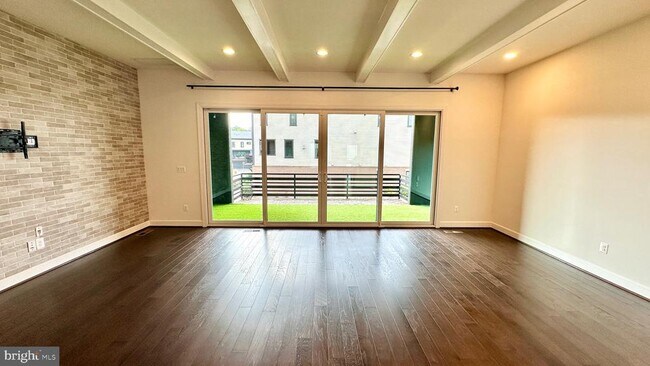 Building Photo - 20265 Oak Bluff Dr