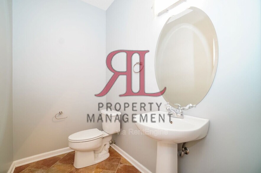 Building Photo - 435 Fuller's Cir