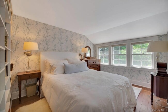 Building Photo - 90 Old Depot Rd