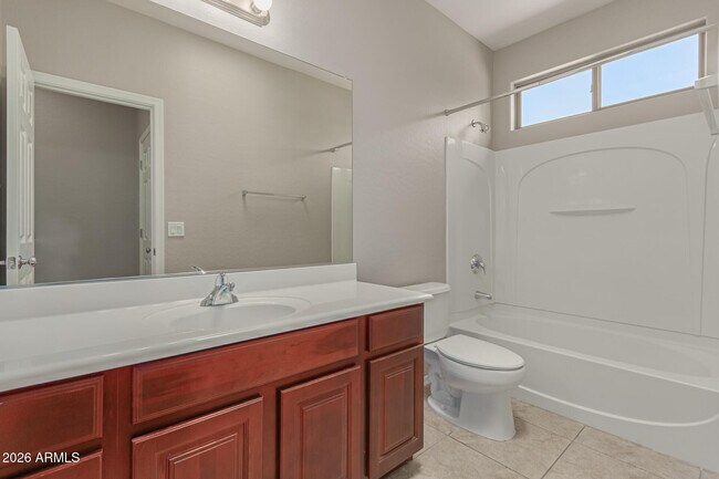 Building Photo - 2206 W Fawn Dr