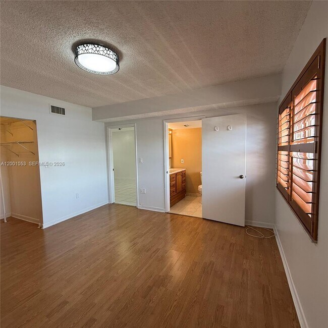 Building Photo - 6980 NW 173rd Dr