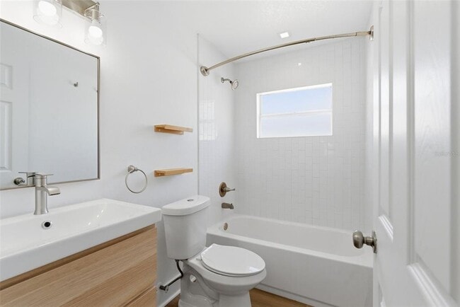 Building Photo - 3916 W Iowa Ave