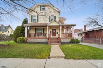Building Photo - 44 Elm St
