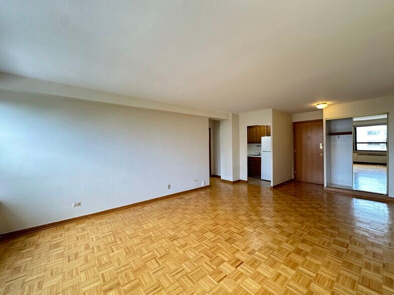 Building Photo - 4180 N Marine Dr