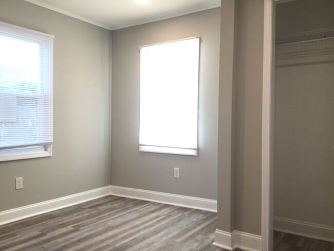 Building Photo - MOVE-IN READY!