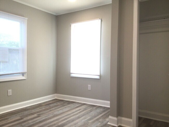 Building Photo - MOVE-IN SPECIAL! $250 off 1st full month's rent with move-in by 3/31/26!!!