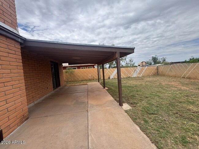 Building Photo - 1281 N Catalina Dr