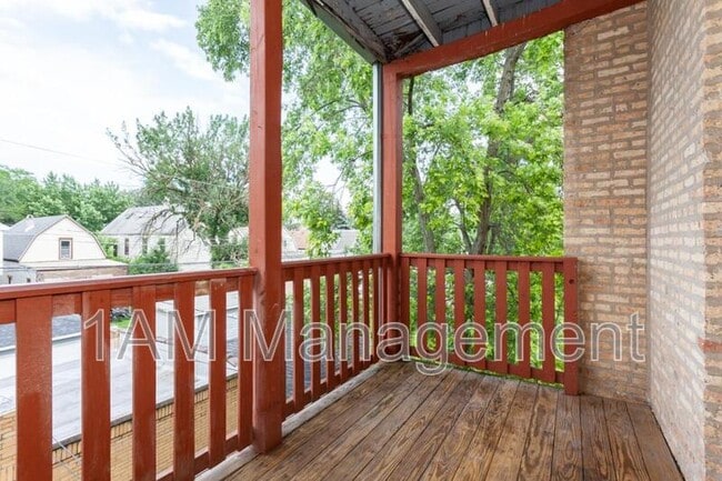 Building Photo - 4249 N Lawndale Ave