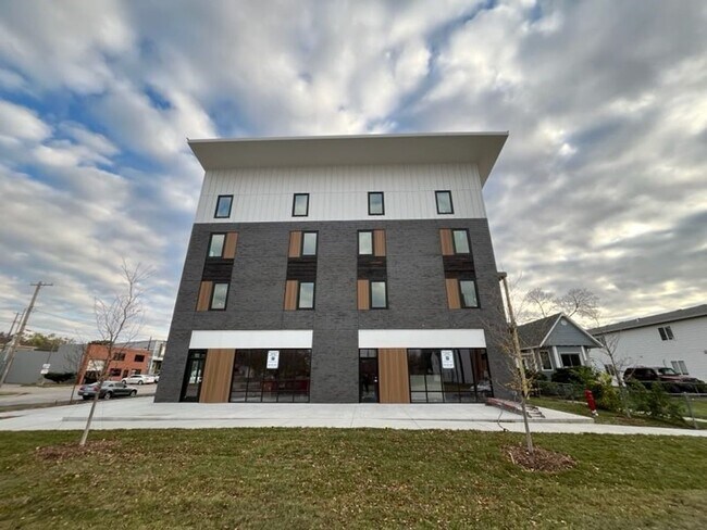 Building Photo - 345 N 23rd St