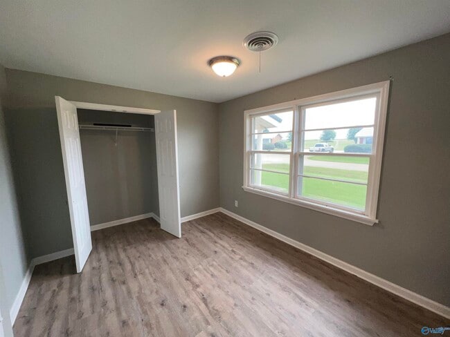 Building Photo - 11534 Mack Rd