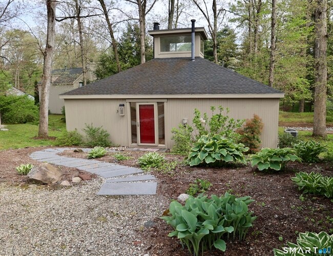 Building Photo - 3 Edgewood Cir