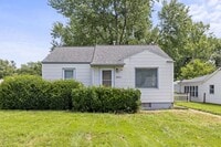 Building Photo - Cozy 3-Bedroom Ranch with Garage in Charmi...