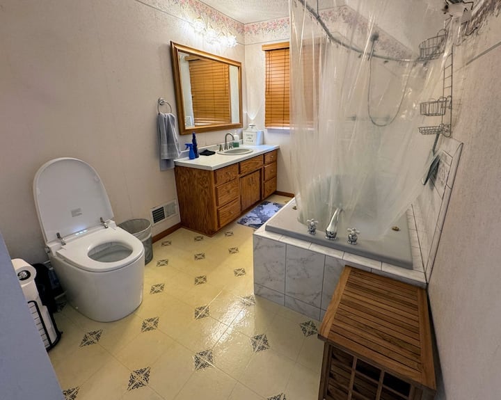 Building Photo - 13918 Riverview Dr NW