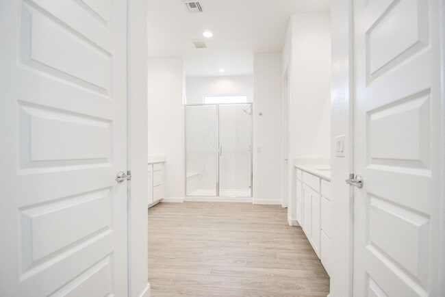 Building Photo - NEW 4 Bedroom home in Phoenix!