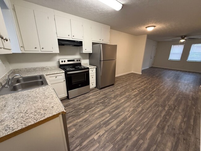 Building Photo - 111/113 Vintage Ct