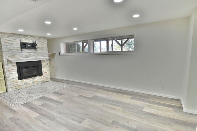 Building Photo - 4Bd/2.5Ba Edmonds House