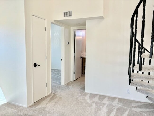 Building Photo - The Colony | Oxnard | 2 Bedroom + 2 Bathroom + Loft