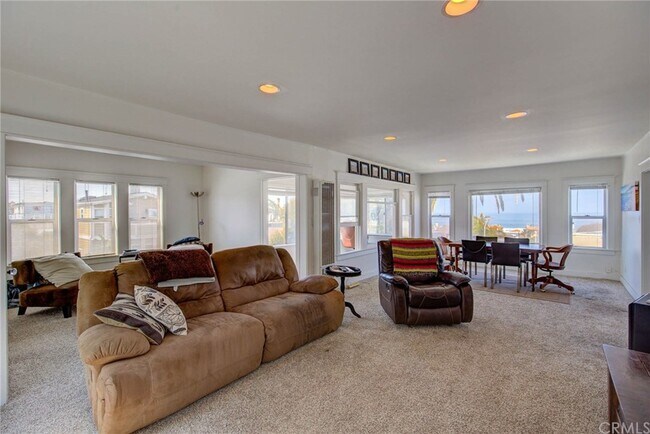 Building Photo - 223 24th St