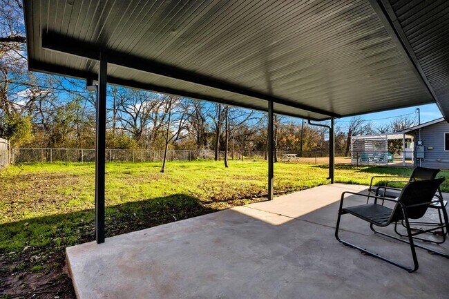 Building Photo - 1205 Arthur Stiles Rd