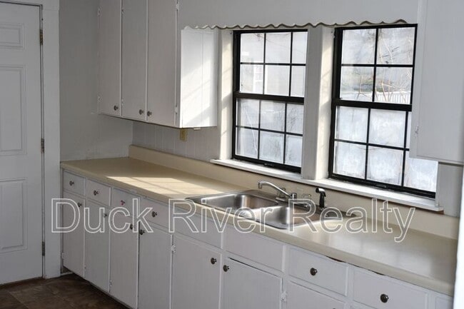 Building Photo - 1419 Highland Ave