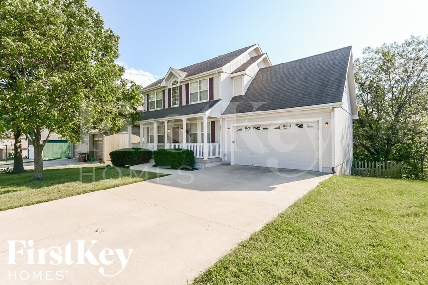 Building Photo - 711 Old Paint Rd