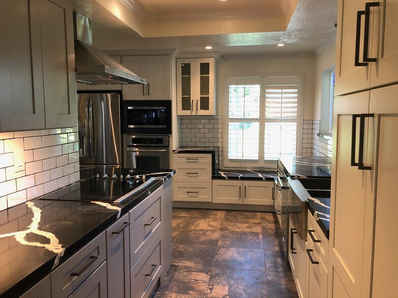 Building Photo - 5125 Willowview Ct