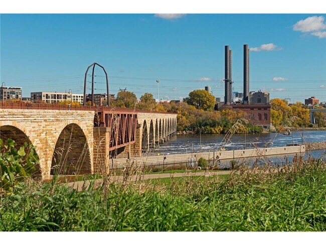 Building Photo - 1111 W River Pkwy