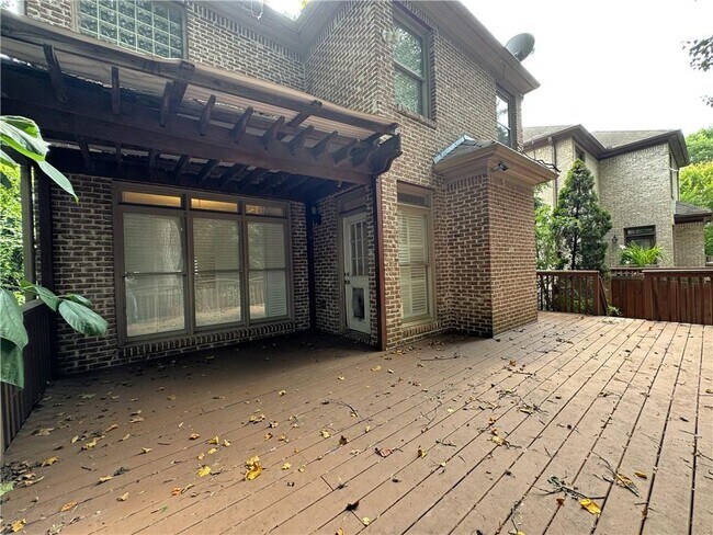 Building Photo - 871 Lenox Ct NE
