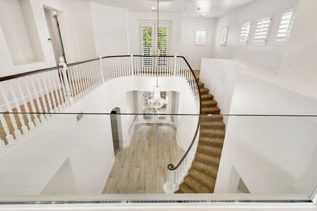 Building Photo - 5 Bedroom Pool Home Located In Summerlin G...