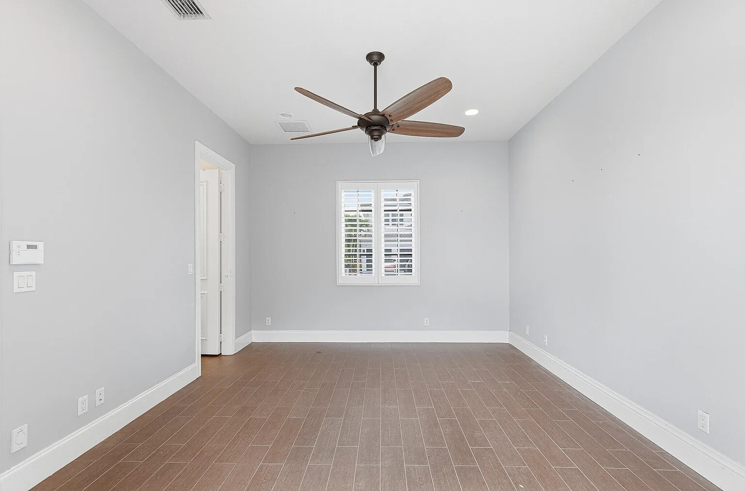 Building Photo - 17550 Circle Pond Ct