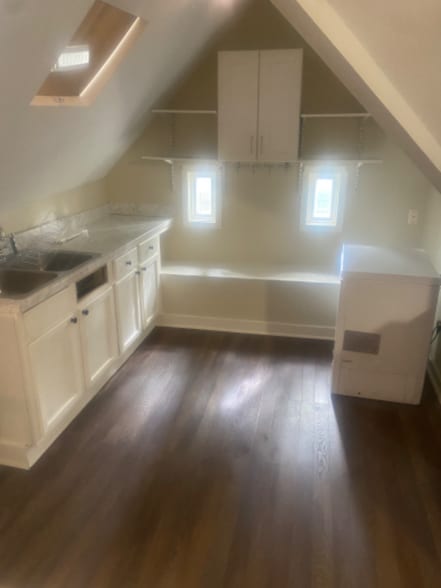 Building Photo - 2098 Court Ave