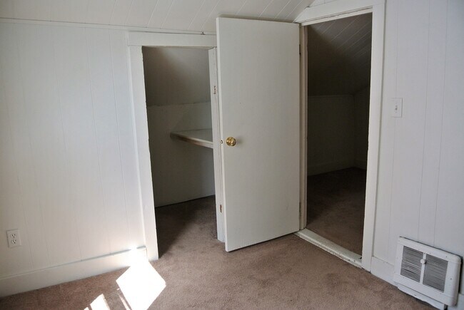 Building Photo - 1510 1st Ave SE