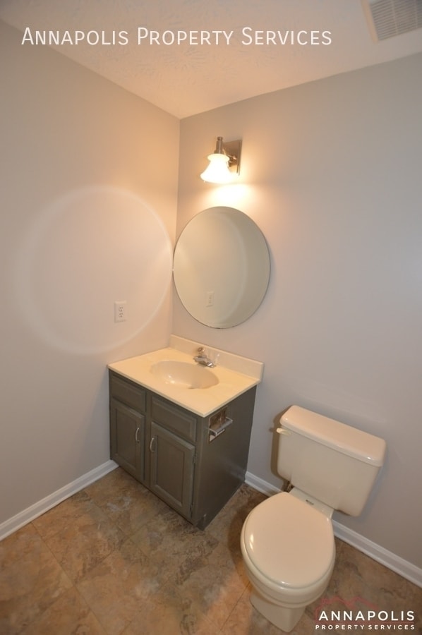 Building Photo - 1186 White Coral Ct