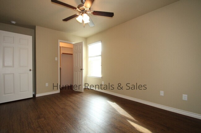 Building Photo - Spacious 2-bedroom!!!