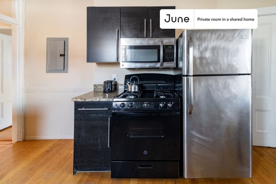Building Photo - Room in Shared 4 bed/1 bath home in Roxbury