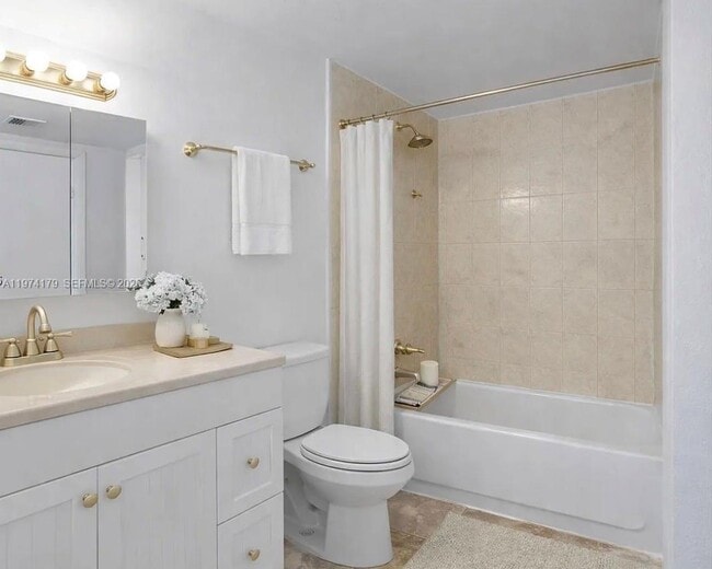 Building Photo - 1470 NE 123rd St