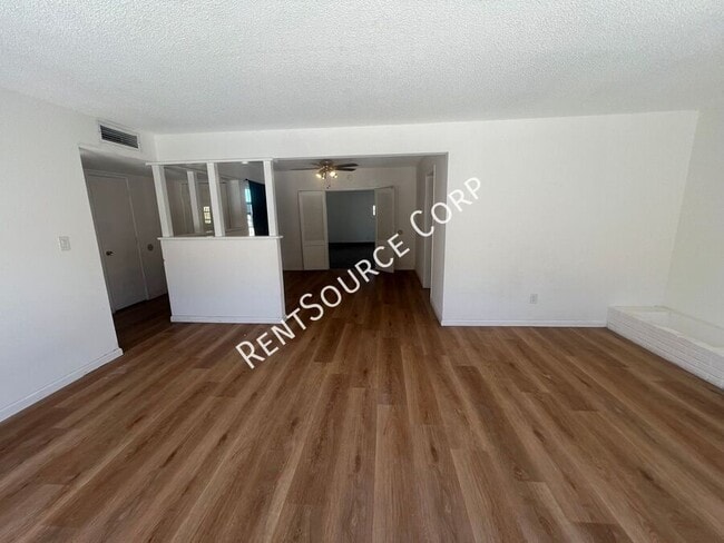 Building Photo - 850 Linda Ln
