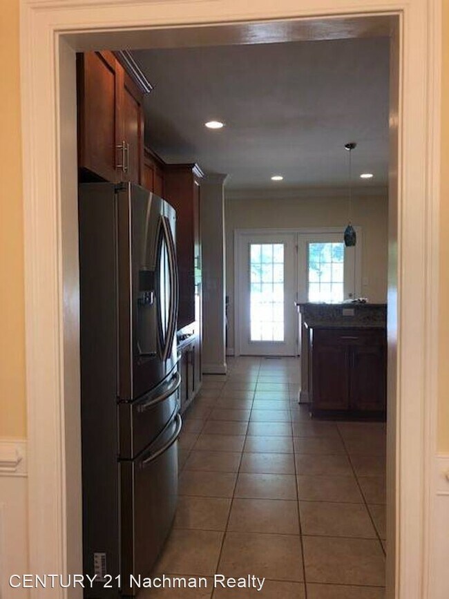 Building Photo - 5 br, 4.5 bath House - 116 Manhoac Run