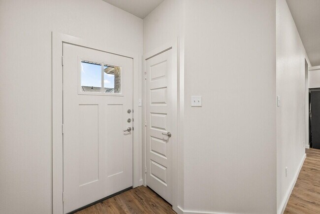 Building Photo - 10918 Albany Ave