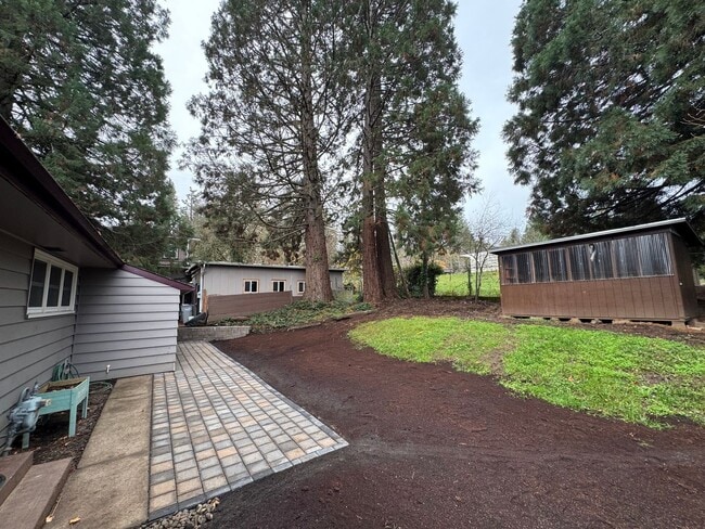 Building Photo - Open House: Sun. Jan 11, 2026 from 2-4 pm - 4 Bedroom, 2 Bathroom House in SE Eugene