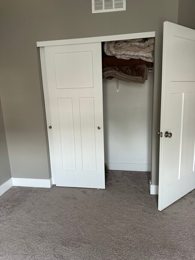 Building Photo - 2222 Shenandoah Ave