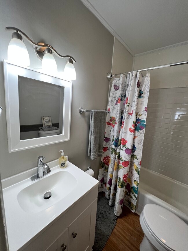 Building Photo - 130 Reid St