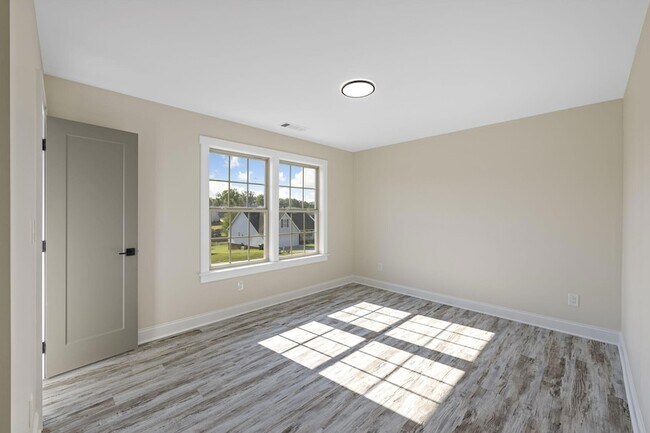 Building Photo - 54 Battlebluff Dr