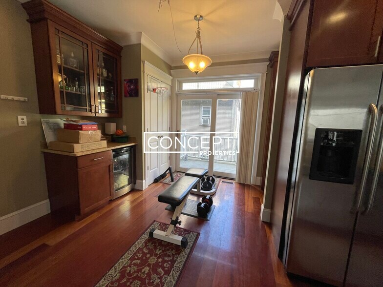 Building Photo - 15 Eldora St