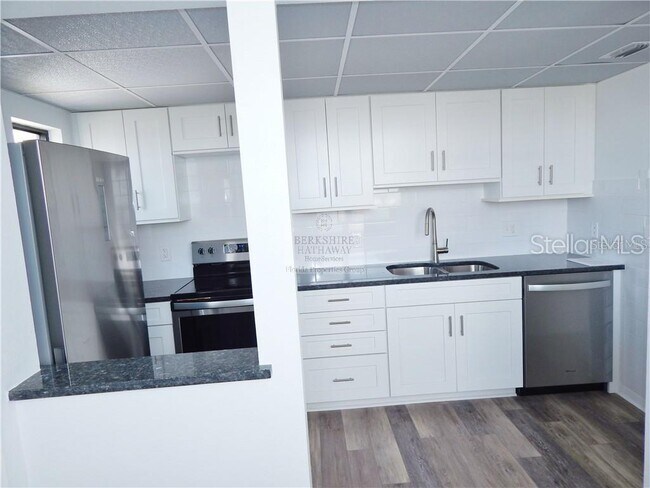 Building Photo - 300 Woodette Dr