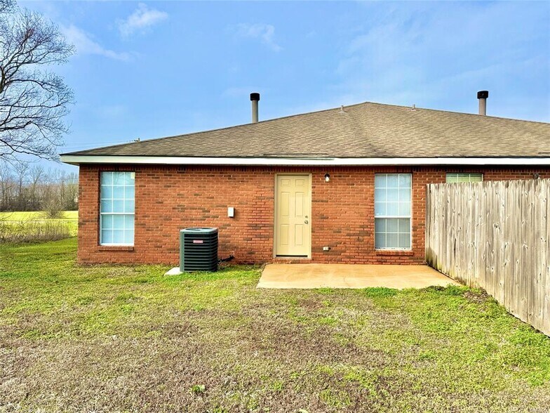 Building Photo - 5931 Brewbaker Blvd