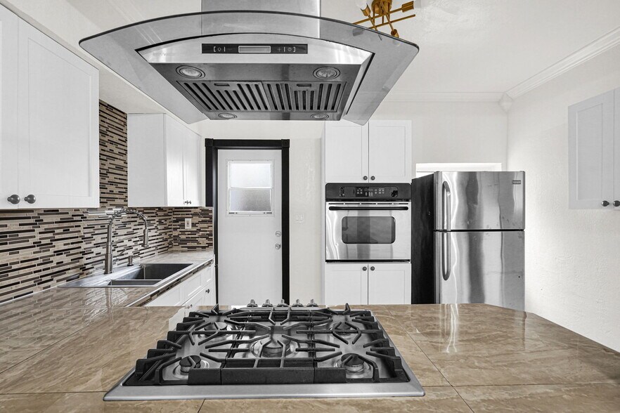 Building Photo - 751 NE 122nd St